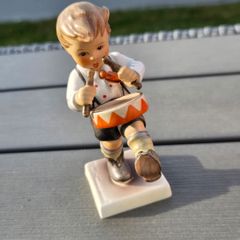 Vintage Hummel Goebel Figurine