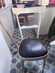 Single chair
