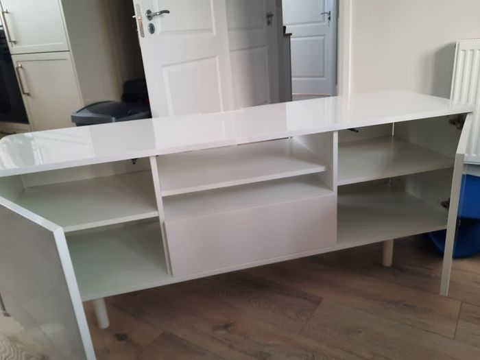 Tv console