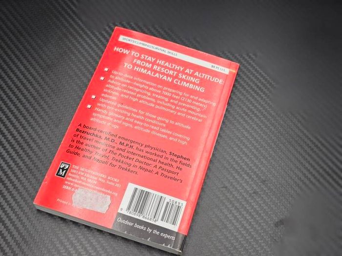 Altitude Illness: Prevention and Treatment Mountaineers outdoor expert Series Book