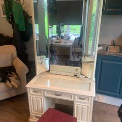 Vintage vanity