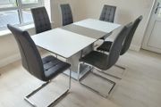 Linda extendable dining table with chairs