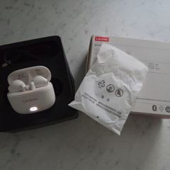 Lenovo earbuds (NEW)
