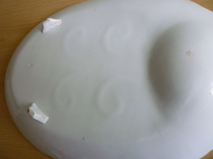 1930's Irish Serving Resting Table Plate to suit size of Chicken, Duck, Guiney Fowl, Roast- Very Good Vintage Condition.