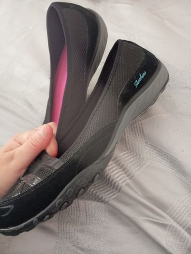 Skechers