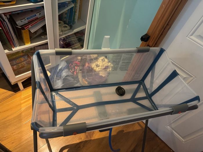 stokke folding bath with newborn insert