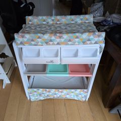 Baby Changing Table (with bath)