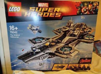 Lego Marvel 76042 and 76354 Helicarrier Bundle