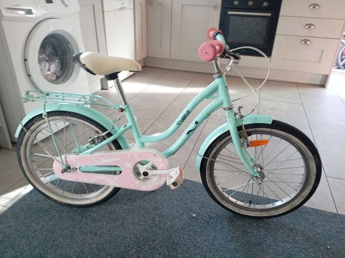 Girls 18" Wheel bicycle.