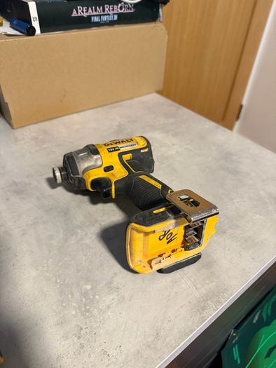 Dewalt DCF887 Impact Driver