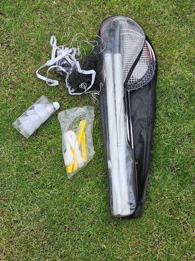 Badminton racket set