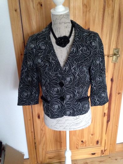 Wallis black & white short jacket, fab on