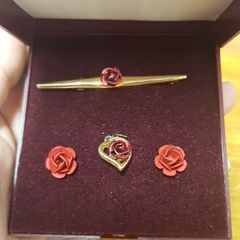 Elizabeth Duke Vintage brooch, earrings and pendant set.