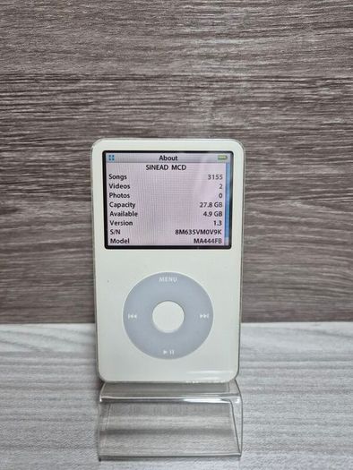 Apple iPod Classic 5th Generation White A1136 30GB With Songs