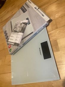 Bathroom scales