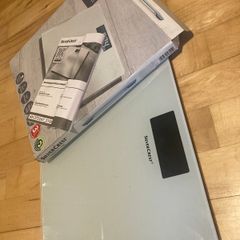 Bathroom scales