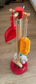 Melissa & Doug Wooden Dust, Sweep & Mop Kid-Sized Cleaning Set (6-Piece)