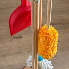 Melissa & Doug Wooden Dust, Sweep & Mop Kid-Sized Cleaning Set (6-Piece)