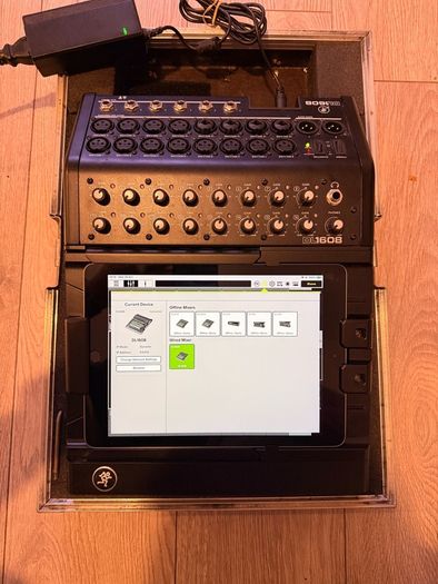 Mackie DL1608 & iPad 6th Gen 128gb + Case