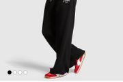 V S pants
