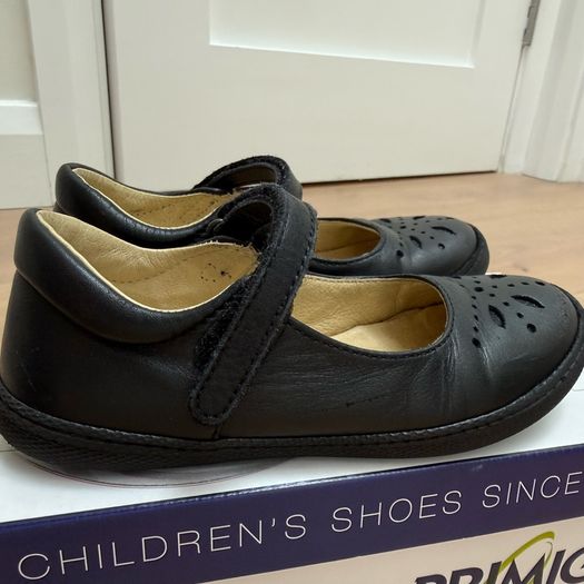 Primigi black leather school shoes size 10 1/2 EU29