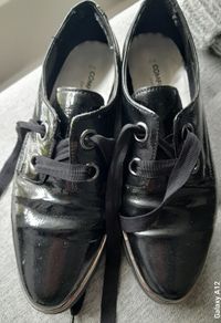 Black patent Womens shoes size 4