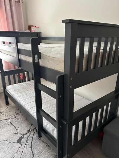 Bunk bed
