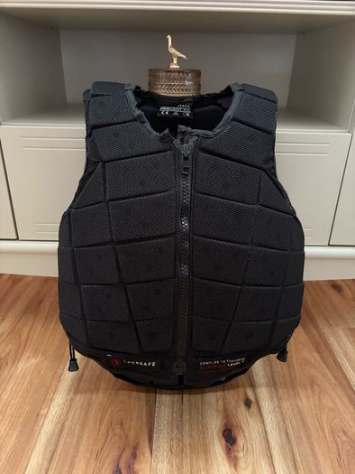 Racesafe Black Provent 3.0 child's body protector size large like new!