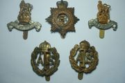 REGIMENTAL CAP BADGES (brass &amp; bi-metal) - 5 original types (see below), militaria lot C.
