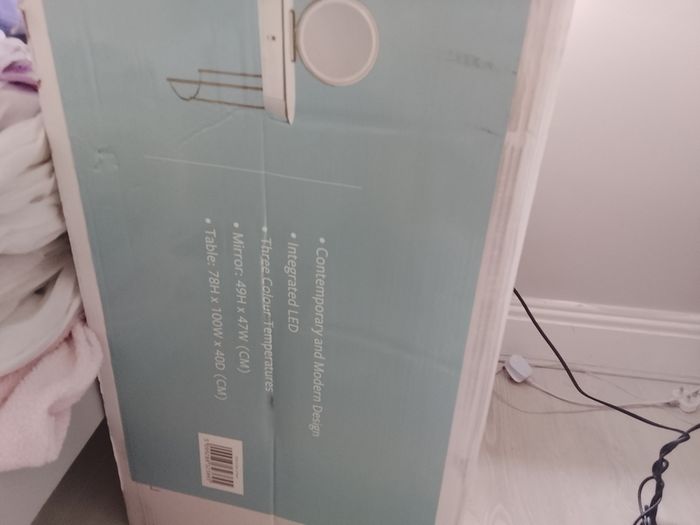 Vanity table
