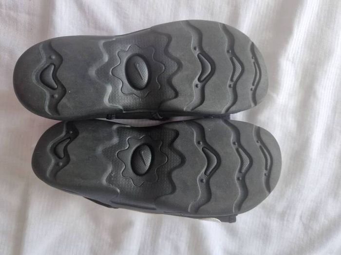 Nike sandals size 5.5