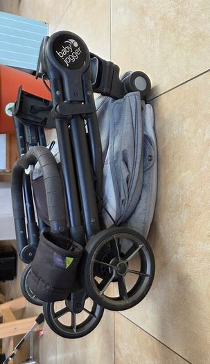 baby jogger foldable pram and bassinet