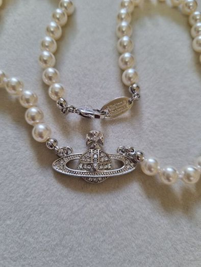 Pearl necklace