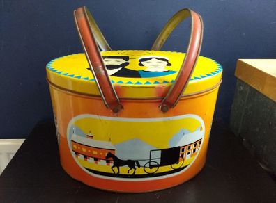 Amazing Collectable Large Oval Amish Patterned Tin Picnic Box with Handles, Very Rare to Find in Ireland - Funky Picnic Time! Props for Stage and Screen!
