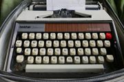 Brother Deluxe 1350 Vintage typewriter (in working order)