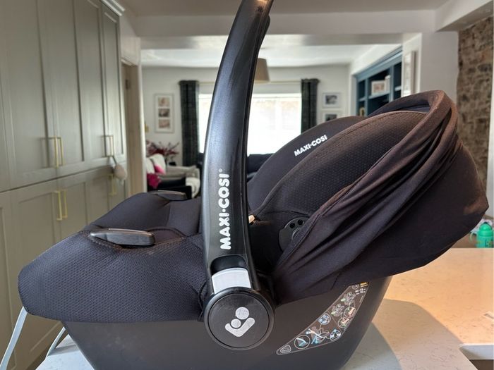 Maxi Cosi Cabriofix I-Size Baby Car Seat