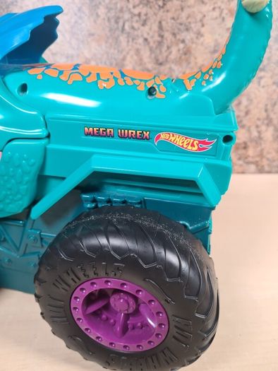hot wheels CAR CHOMPIN MEGA WREX monster truck with lights and sounds