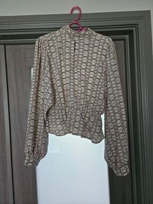 Like new ladies top