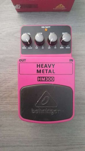 Behringer HM300 + UM300 + SF300 Guitar Pedal Set