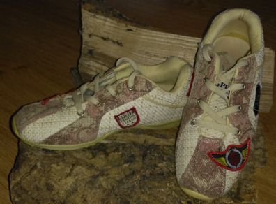 Runners  Size UK4