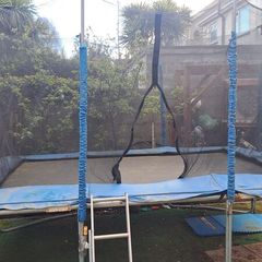 Lagre Trampoline Dismantled