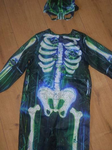 Only 2 Euro Each Picture!! - Halloween Items