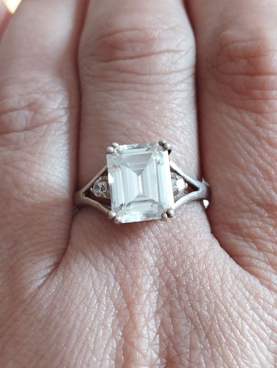 Beautiful 925 silver ring.