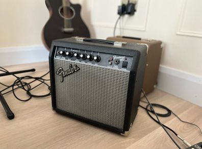 Fender Frontman 15G Guitar Amp