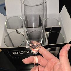champagne glasses