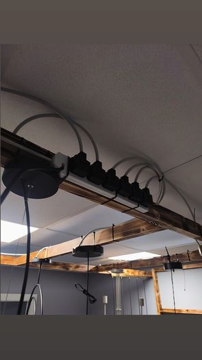 Shop fittings chandler stand with electrical wiring + rug stands