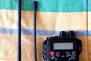 AM / FM CB Radio (Frequency: 26,956-27,405 MHz)