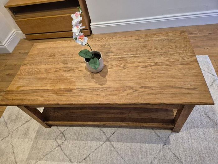 Solid Oak Coffee table with 2 drawers and storage shelf