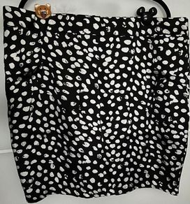 Plus Size Skirt with Pockets