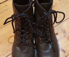 Carl Scarpa green ankle boots size 8 Eur 42 - lovely soft leather and lace closing detail - postage included